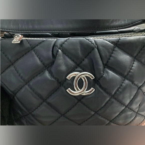 Lambskin Shoulder Bag - Picture 2 of 12